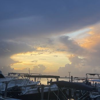 19.5 Km Restaurant - Lovely view from the marina which is directly under the restaurants big ass patio - Seafood Near Me - Cancún, ROO 19.5 Km Restaurant - Lovely view from the marina which is directly under the restaurants big ass patio - Seafood Near Me - Cancún, ROO