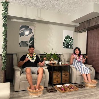 Waikiki Wind Spa - Pre-massage treatment. - Reflexology Near Me - Honolulu, Hawaii Waikiki Wind Spa - Pre-massage treatment. - Reflexology Near Me - Honolulu, Hawaii