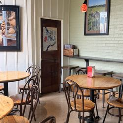 Oh Mamma's On the Avenue - A place to dine