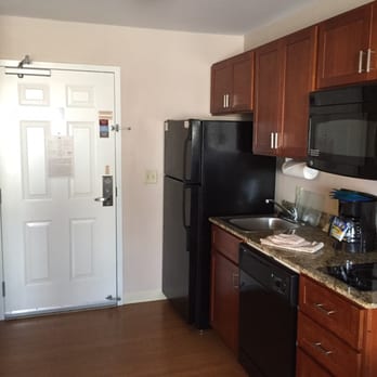 Candlewood Suites Williston - Kit - Hotels Near Me - Williston, North Dakota