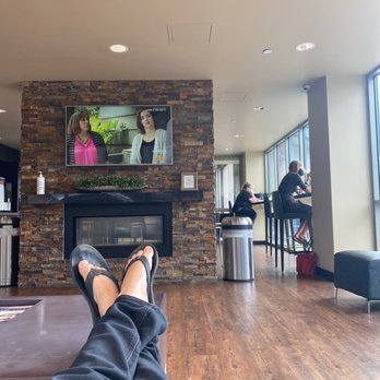 Courtesy Acura - Covid free waiting room - Auto Repair Near Me - Littleton, Colorado