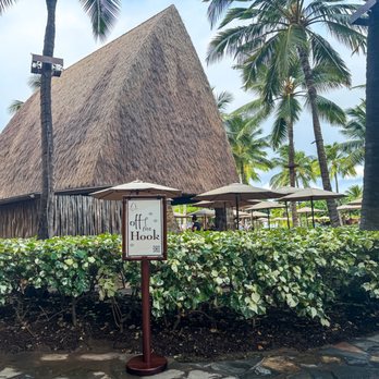 Off the Hook - walking up to the restaurant - Lounges Near Me - Kapolei, Hawaii