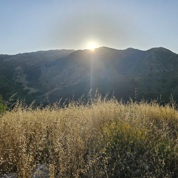 Lookout Trail - View east towards the Santa Susana sierra. - Hiking Near Me - Granada Hills, California Lookout Trail - View east towards the Santa Susana sierra. - Hiking Near Me - Granada Hills, California