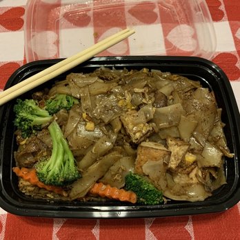 Eto'o Modern Asian Cuisine - 90. Pad-see-ew - Asian Fusion Near Me - Chicago, Illinois