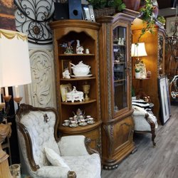 A n J Home Decor & Antiques