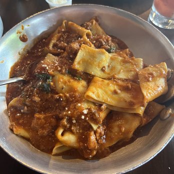Vite Vinosteria - Papparadelle Pappardelle alla Bolognese - Italian Near Me - Astoria, New York Vite Vinosteria - Papparadelle Pappardelle alla Bolognese - Italian Near Me - Astoria, New York