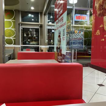 Jollibee - Seating at night time - Fast Food Near Me - Concord, California Jollibee - Seating at night time - Fast Food Near Me - Concord, California