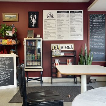 CT Chowder - Cute small seating area - Seafood Near Me - North Haven, Connecticut