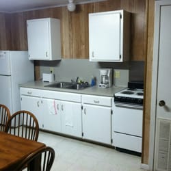 Sand Dollar Motel - Kitchen area of a suite b