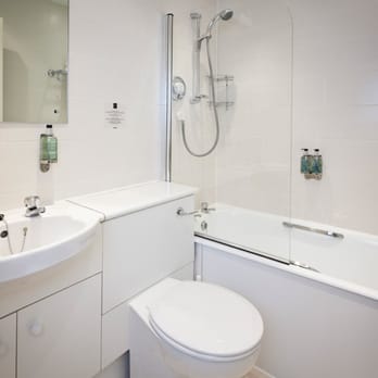 Skene House - Example Holburn Bathroom - Hotels Near Me - Aberdeen, ABD