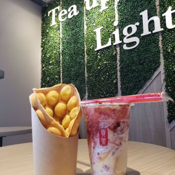 Gong Cha - Original egg waffle and medium strawberry marble green tea latte - Coffee & Tea Near Me - Arlington, Virginia
