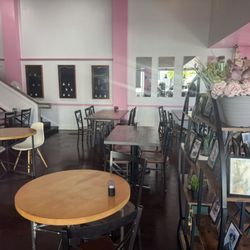 Wonderffle Cafe - Inside