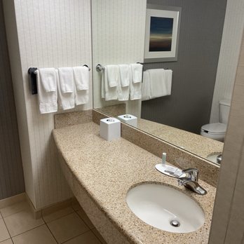 Courtyard by Marriott Tacoma Downtown - Hotels Near Me - Tacoma, Washington