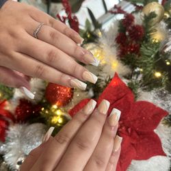 The Polish Lounge Davie - Swirl nails