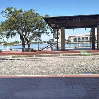 Huey's On the River - Cajun/Creole Near Me - Savannah, Georgia Huey's On the River - Cajun/Creole Near Me - Savannah, Georgia