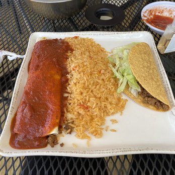 La Catrina - Taco and beef burrito combo plate. - Mexican Near Me - Ellijay, Georgia