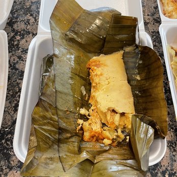 Cafe & Deli El Rancho - Tamal de pollo - Salvadoran Near Me - Rialto, California