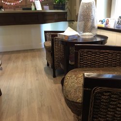 William F Wight,DDS - Super clean and comfortable waiting room.
