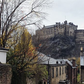 The Vennel Viewpoint Edinburgh Castle - The view of the castle with fall foliage - Local Flavor Near Me - Edinburgh, EDH