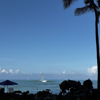 Eggs 'n Things - Waikiki Beach Eggspress - View from our table - Breakfast & Brunch Near Me - Honolulu, Hawaii