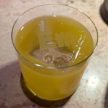 Em Restaurante - Citron maracuyá y genibre drink - Restaurants Near Me - México, D.F., DIF Em Restaurante - Citron maracuyá y genibre drink - Restaurants Near Me - México, D.F., DIF