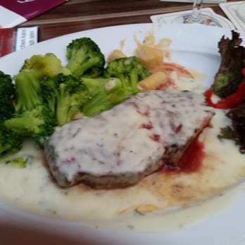 Pula-Grill - Sehr leckeres Rumpsteak und schön blutig wie ich es bestellt habe. - Serbo Croatian Near Me - Berlin, BE