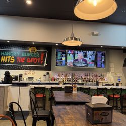 Hangry Burger - Bar area