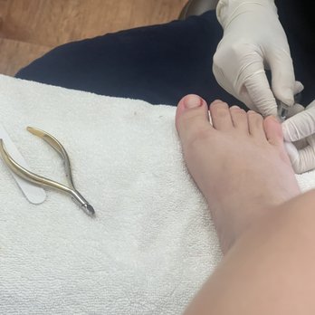 Tule Nails - She cut me and made me bleed bad! - Nail Salons Near Me - Fresno, California