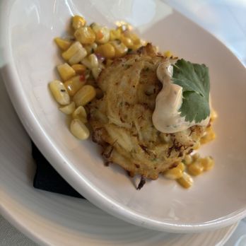 Eddie Merlot's - Crab Cakes - Salad Near Me - Pittsburgh, Pennsylvania