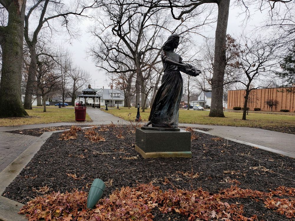 Social spots from Fee Park