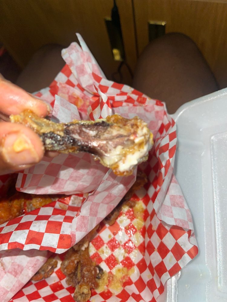 WORLD OF WINGS Updated August 2024 43 Photos & 33 Reviews 4800