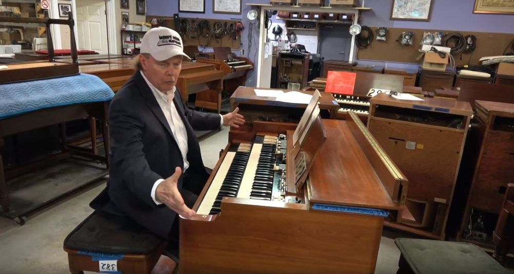 KEYBOARD EXCHANGE INTERNATIONAL Updated July 2024 14 Photos 221