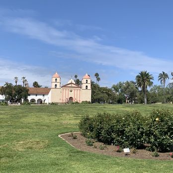 Mission Santa Barbara - A Beautiful clear day and gorgeous view of the mission - Museums Near Me - Santa Barbara, California