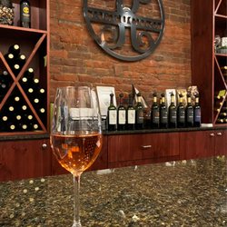 Refucilo Winery - Rose at the bar