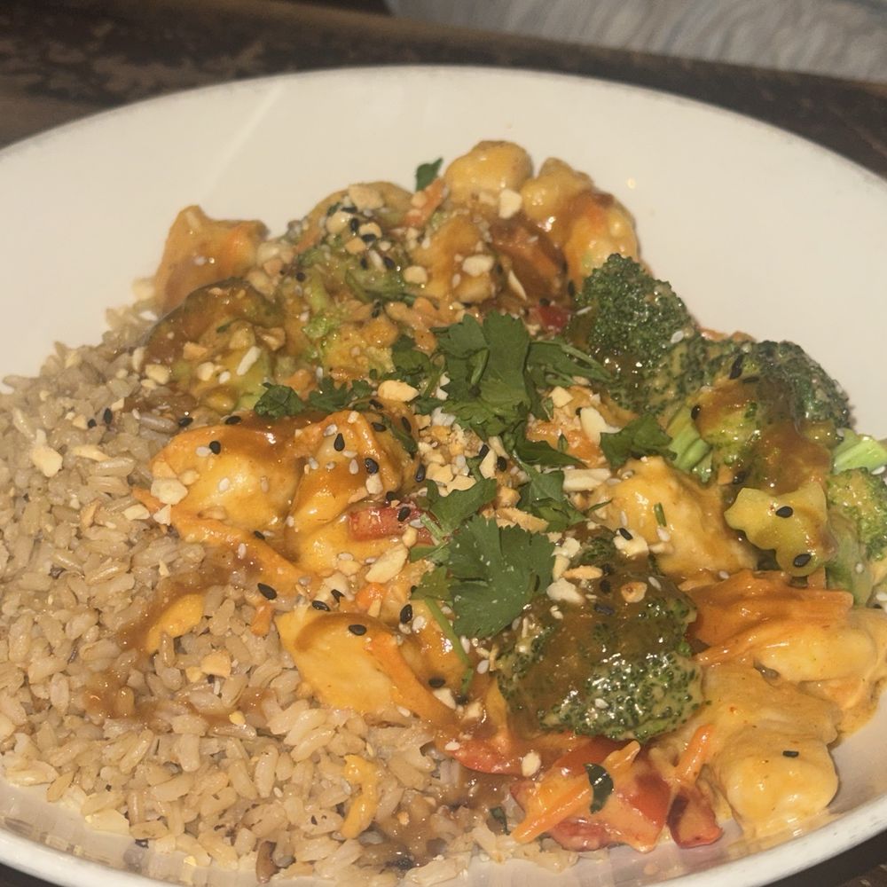 Highland Grill - Lemongrass Thai Chicken - Cocktail Bars Near Me - Saint Paul, Minnesota