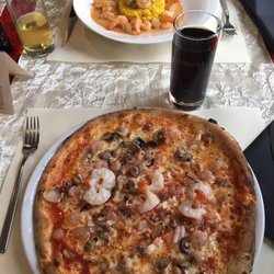 Restaurant La Corona - Pizza fruits de mer et en face risotto aux gambas