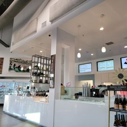 Carrara's Pastries - Order amazing desserts here.