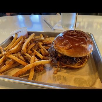Bulldog Burger - The Bryant - Burgers Near Me - Tupelo, Mississippi