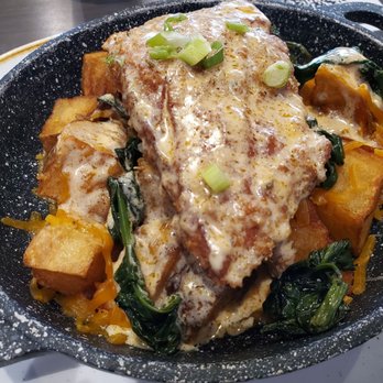 Makers Union - Hickory Smoked Salmon Hash - Pubs Near Me - Reston, Virginia