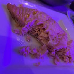 Brass Monkey - Outstandingly fresh (but overly done and unseasoned) Salmon