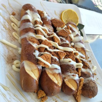SummerWind Vineyard - Gingersnap cookie pretzels - Wine Tasting Room Near Me - Smithfield, Virginia SummerWind Vineyard - Gingersnap cookie pretzels - Wine Tasting Room Near Me - Smithfield, Virginia