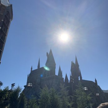 Universal Studios Florida - Hogwarts Castle - Amusement Parks Near Me - Orlando, Florida