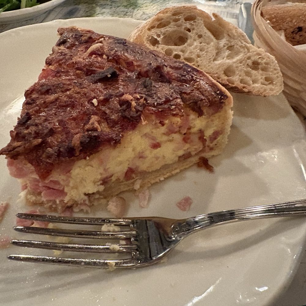 Café de Flore - Quiche Lorraine - Cafes Near Me - Paris, 75 Café de Flore - Quiche Lorraine - Cafes Near Me - Paris, 75