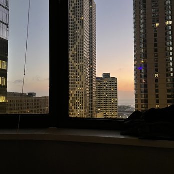McClurg Court - Sunrise - Apartments Near Me - Chicago, Illinois McClurg Court - Sunrise - Apartments Near Me - Chicago, Illinois