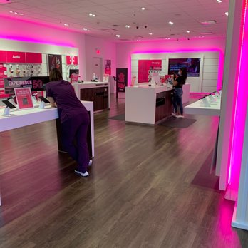 T-Mobile - Mobile Phones Near Me - Orlando, Florida