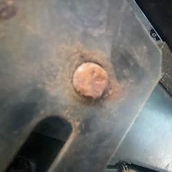 Advantage Toyota - Another broken bolt with heavy rust on the broken face