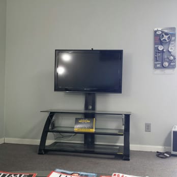 Concord Tire Center - Waiting room - Tires Near Me - Concord, California Concord Tire Center - Waiting room - Tires Near Me - Concord, California