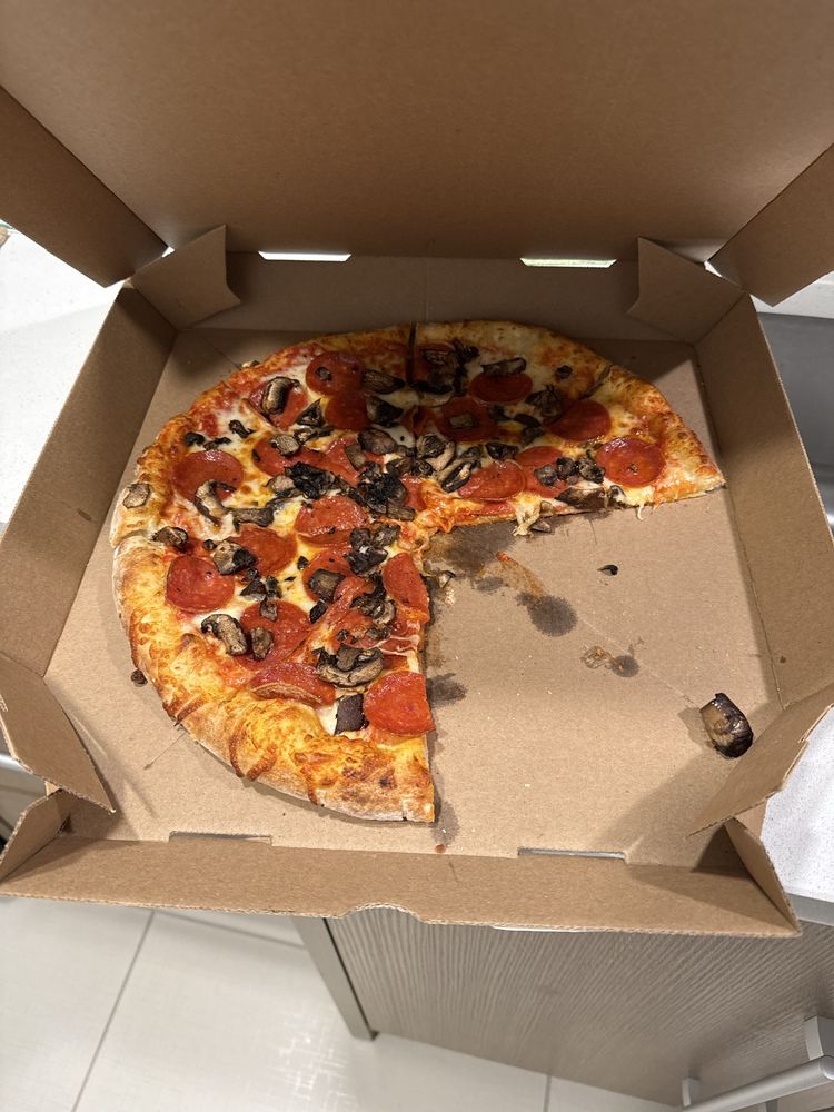 Food from Cousin Vinny's Pizza
