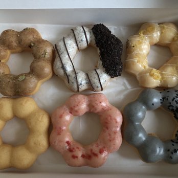 Kai Sweets Mitsuwa - Pumpkin pie (seasonal), oreo, yuzu citrus Plain, strawberry cream, black sesame - Donuts Near Me - Edgewater, New Jersey Kai Sweets Mitsuwa - Pumpkin pie (seasonal), oreo, yuzu citrus Plain, strawberry cream, black sesame - Donuts Near Me - Edgewater, New Jersey