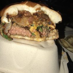 The Standing Room - Cash burger medium